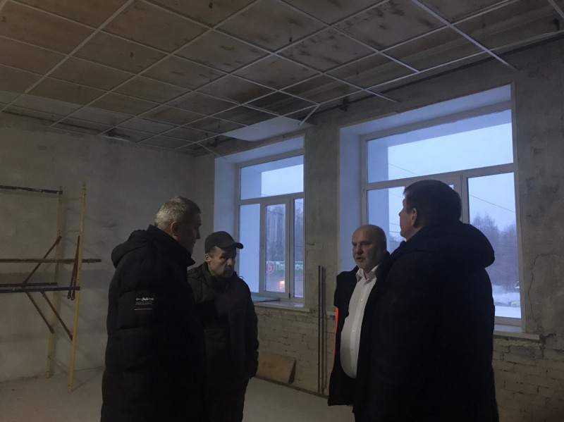 Андрей Дранишников провел мониторинг ремонта школы № 100