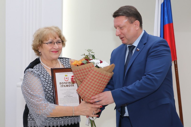 Олег Лавричев поздравил городской Совет ветеранов с 35-летием организации