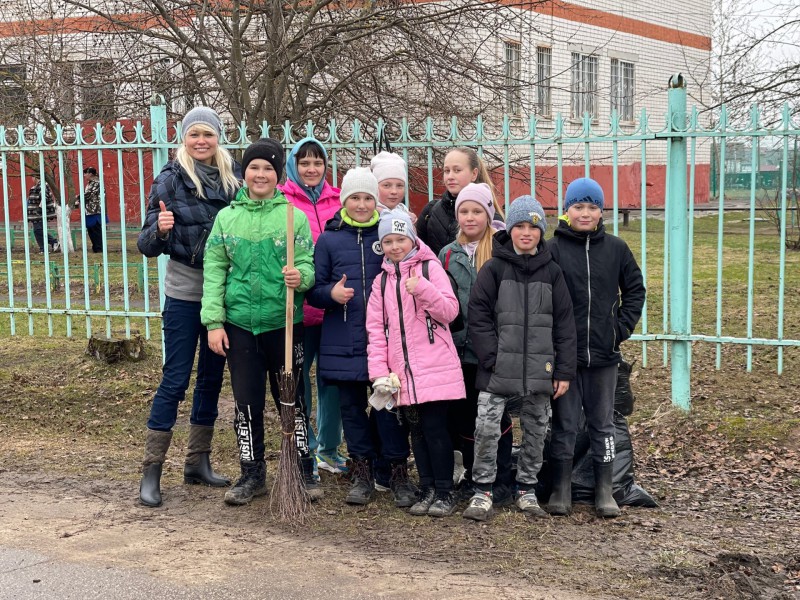 Анна Татаринцева приняла участие в общегородском субботнике