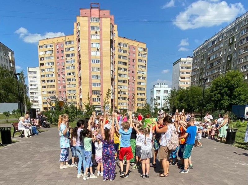 Павел Пашинин помог провести детский праздник ко Дню города на улице Культуры
