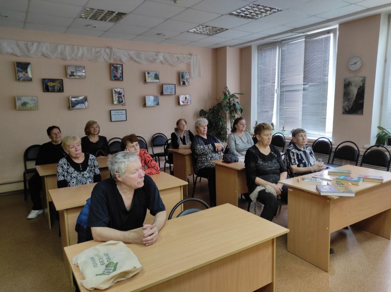 Евгений Костин принял участие в организации мероприятий, посвященных Международному дню пожилых людей