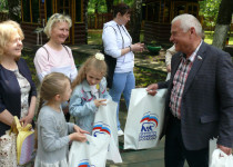 Владимир Тарасов помог организовать праздник для детей из семей участников специальной военной операции