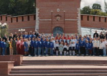 Мария Самоделкина организовала выступление Народного хора ко Дню Государственного флага