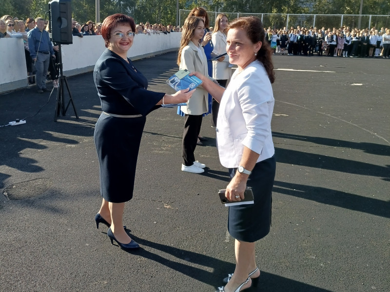 Владимир Аношкин направил поздравление педагогам, ученикам и родителям школы №59 Автозаводского района с началом учебного года