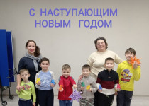 В ТОС № 7 прошёл мастер-класс для детей «Новогоднее украшение»