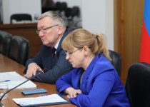 Изменения в Устав города обсудили на публичных слушаниях в городской Думе