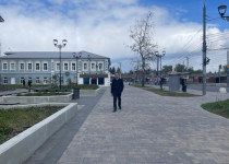 Михаил Иванов проверил состояние пешеходной зоны, благоустроенной  в рамках федерального проекта ФКГС