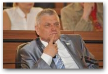   &raquo; Click to zoom ->