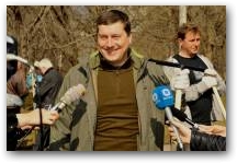   &raquo; Click to zoom ->