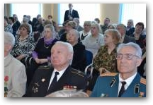   &raquo; Click to zoom ->