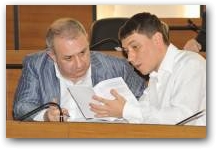   &raquo; Click to zoom ->