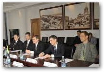   &raquo; Click to zoom ->