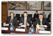   &raquo; Click to zoom ->