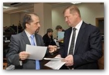   &raquo; Click to zoom ->