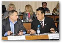   &raquo; Click to zoom ->