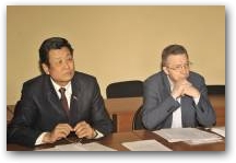   &raquo; Click to zoom ->