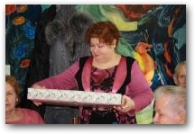   &raquo; Click to zoom ->