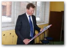   &raquo; Click to zoom ->