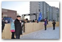   &raquo; Click to zoom ->