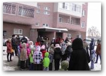   &raquo; Click to zoom ->