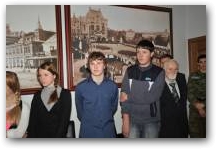   &raquo; Click to zoom ->