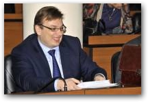   &raquo; Click to zoom ->