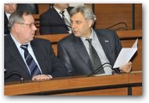   &raquo; Click to zoom ->