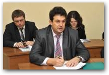   &raquo; Click to zoom ->