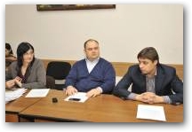   &raquo; Click to zoom ->