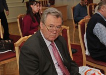 «Хотелось бы, чтобы нынешние отцы города это услышали», - руководитель проекта «Рождественская сторона» А.А.Сериков поделился впечатлениями от встречи депутатов Горсовета