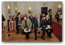   &raquo; Click to zoom ->