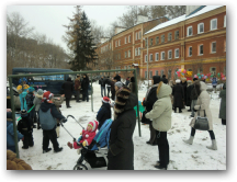   &raquo; Click to zoom ->