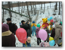   &raquo; Click to zoom ->