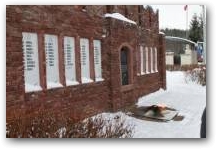   &raquo; Click to zoom ->