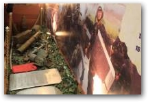   &raquo; Click to zoom ->