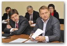   &raquo; Click to zoom ->