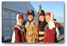   &raquo; Click to zoom ->