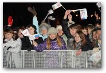   &raquo; Click to zoom ->