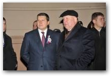   &raquo; Click to zoom ->