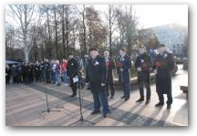   &raquo; Click to zoom ->