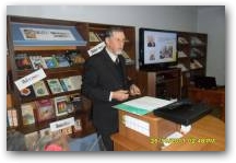   &raquo; Click to zoom ->