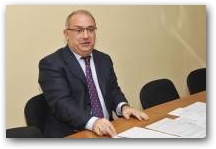   &raquo; Click to zoom ->