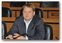   &raquo; Click to zoom ->