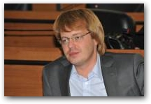   &raquo; Click to zoom ->