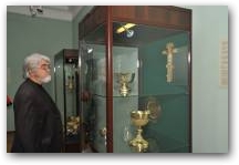   &raquo; Click to zoom ->