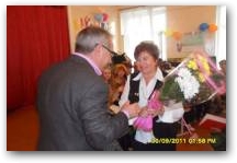   &raquo; Click to zoom ->