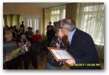   &raquo; Click to zoom ->