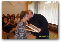   &raquo; Click to zoom ->