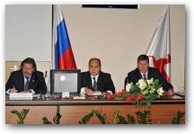   &raquo; Click to zoom ->