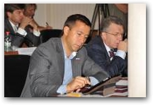   &raquo; Click to zoom ->